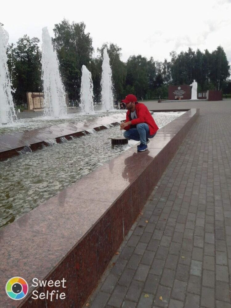  21040749  , 33 ,    