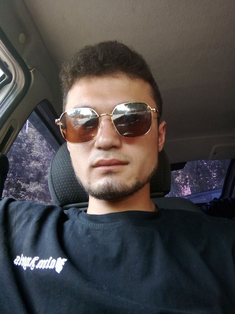  38868959  Ali, 25 ,    