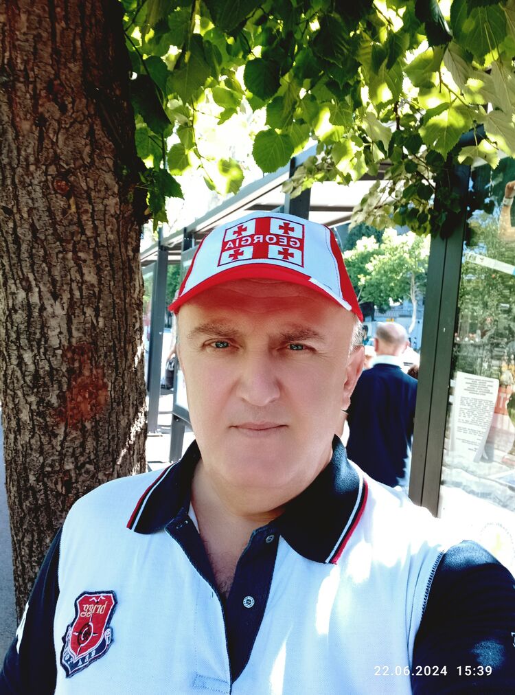  53111309  Koka, 44 ,    