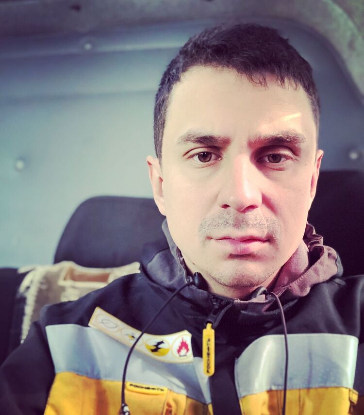  42622479  , 32 ,    