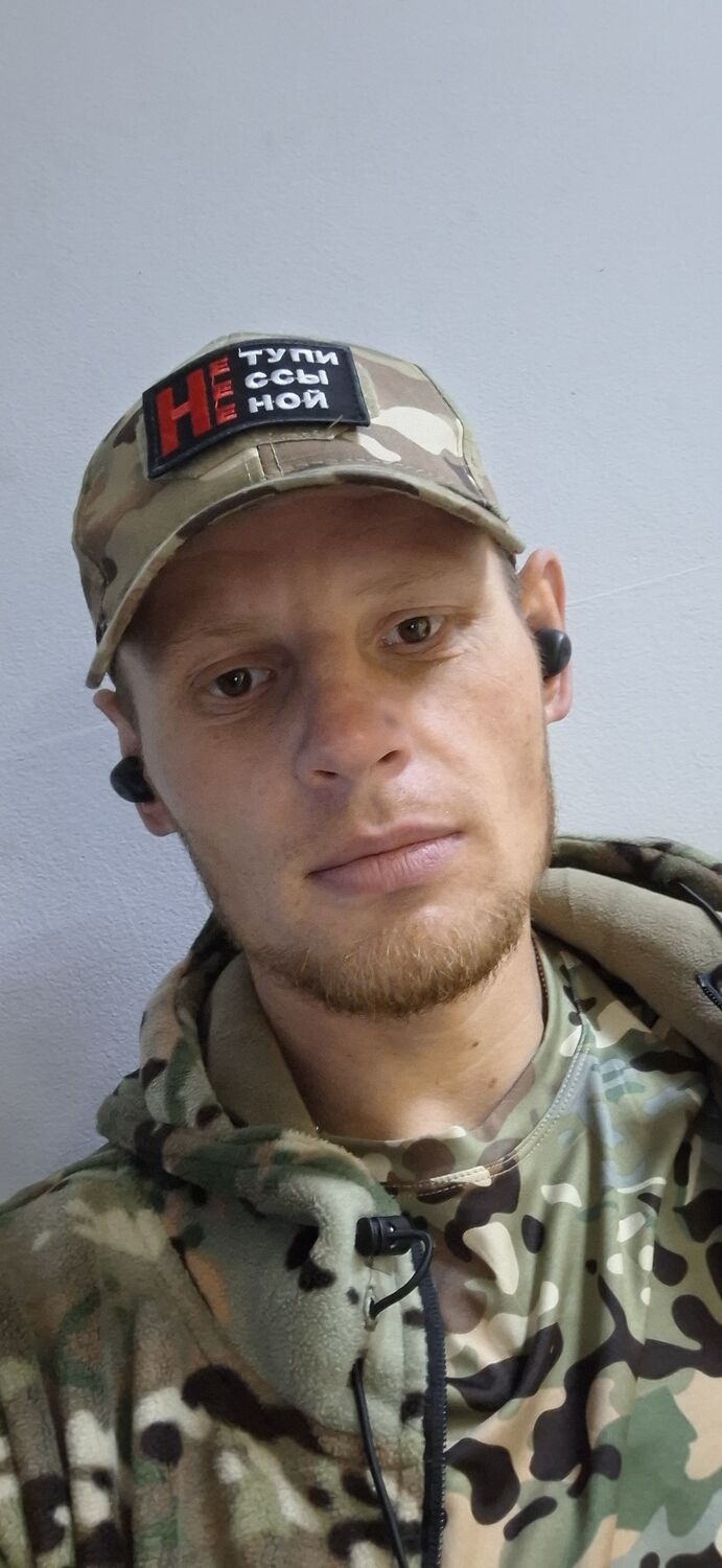  53748779  KONSTANTIN, 34 ,    