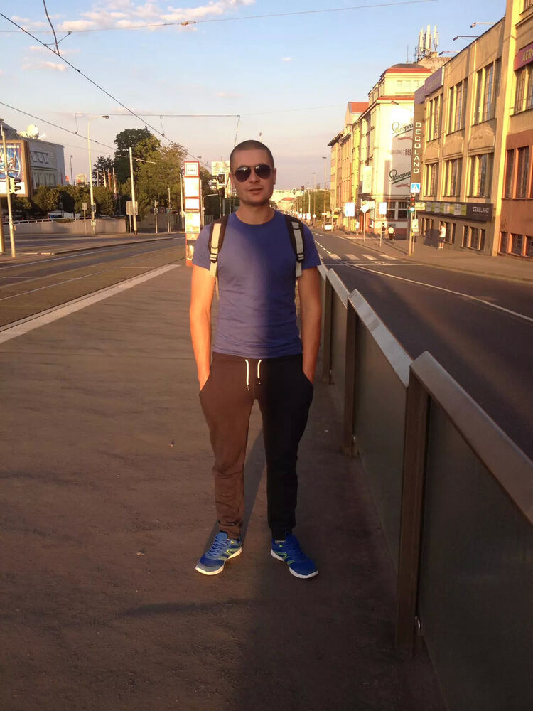  ,   Costea, 32 ,   ,   , c 