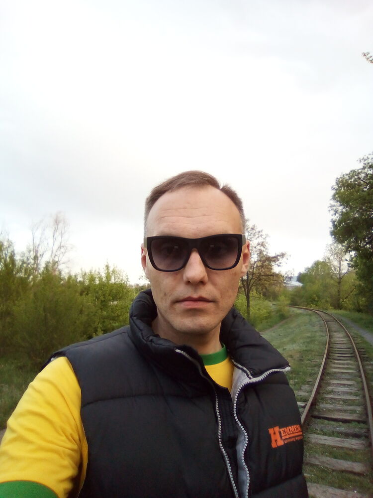  ,   Dolphin, 27 ,  