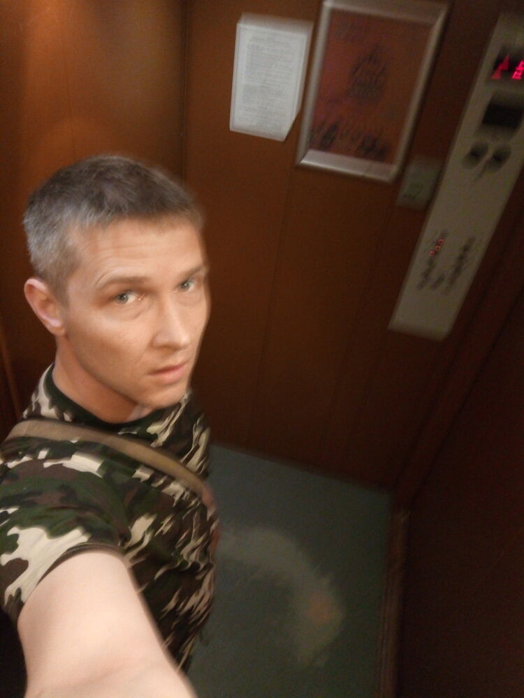  9778839  Sergio, 42 ,    