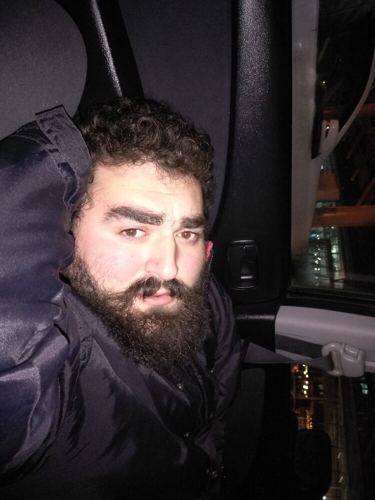  19602379  Vladimir, 32 ,    