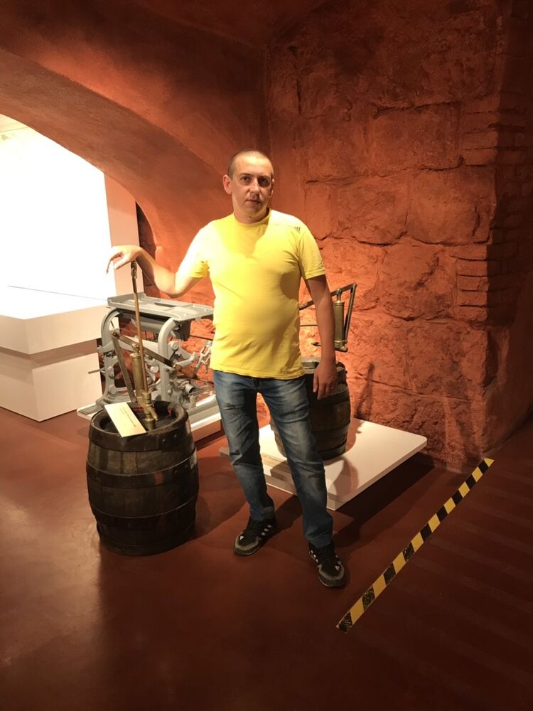  54636969  Misa, 42 ,    