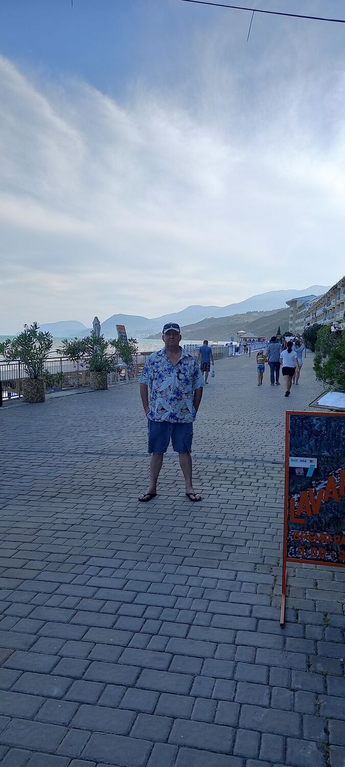  ,   Oleg, 57 ,   c 