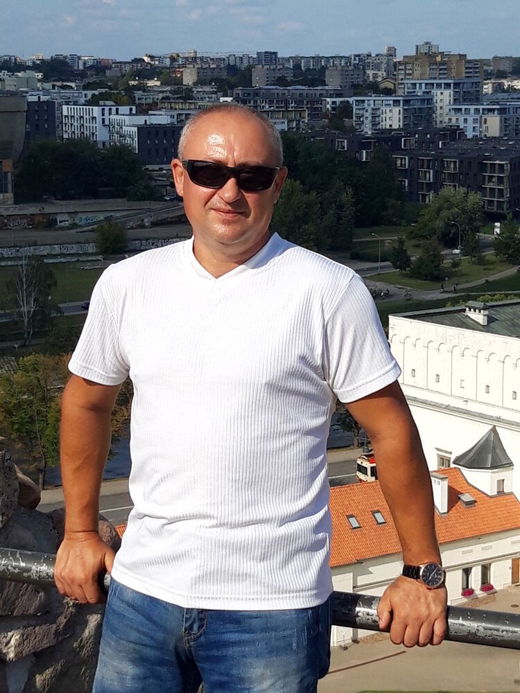  ,   Roland, 53 ,   ,   , c 
