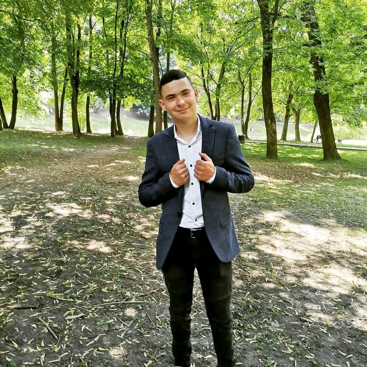  ,   Andriy, 22 ,   ,   , c , 