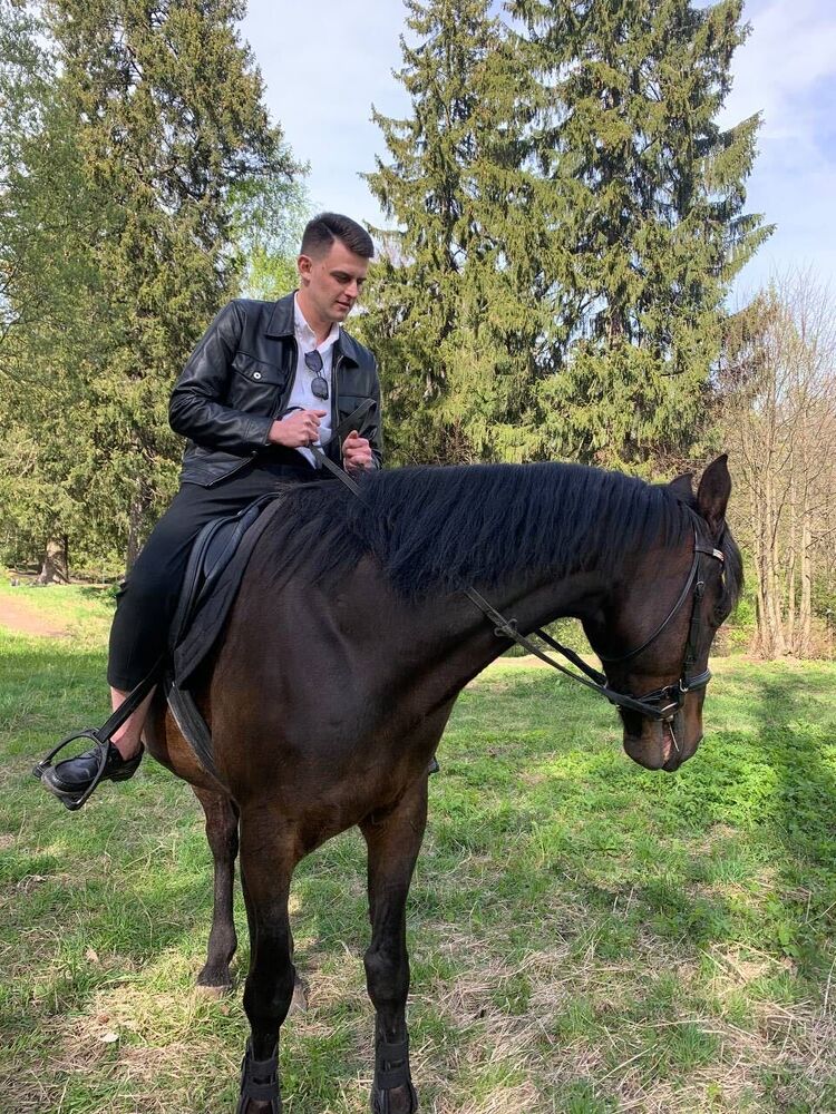  38211409  , 28 ,    -