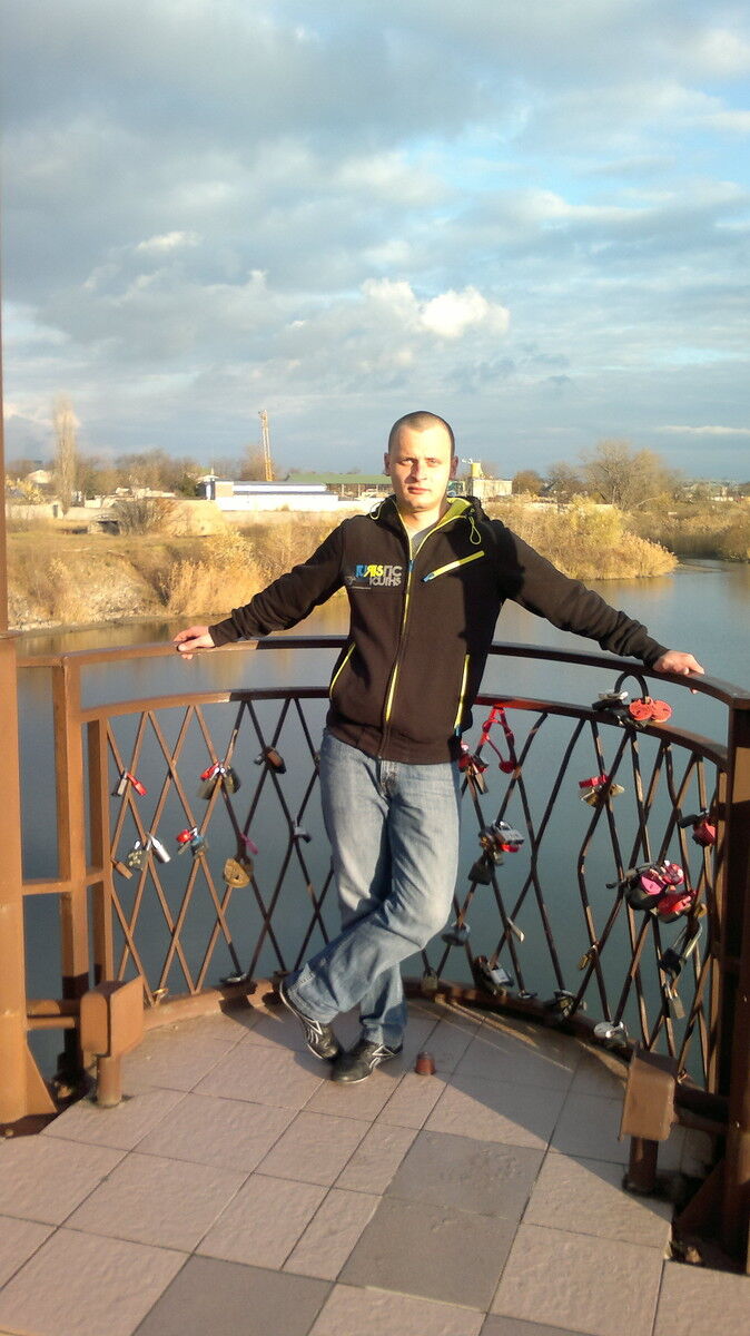  ,   Sergeyi, 35 ,   ,   , c 
