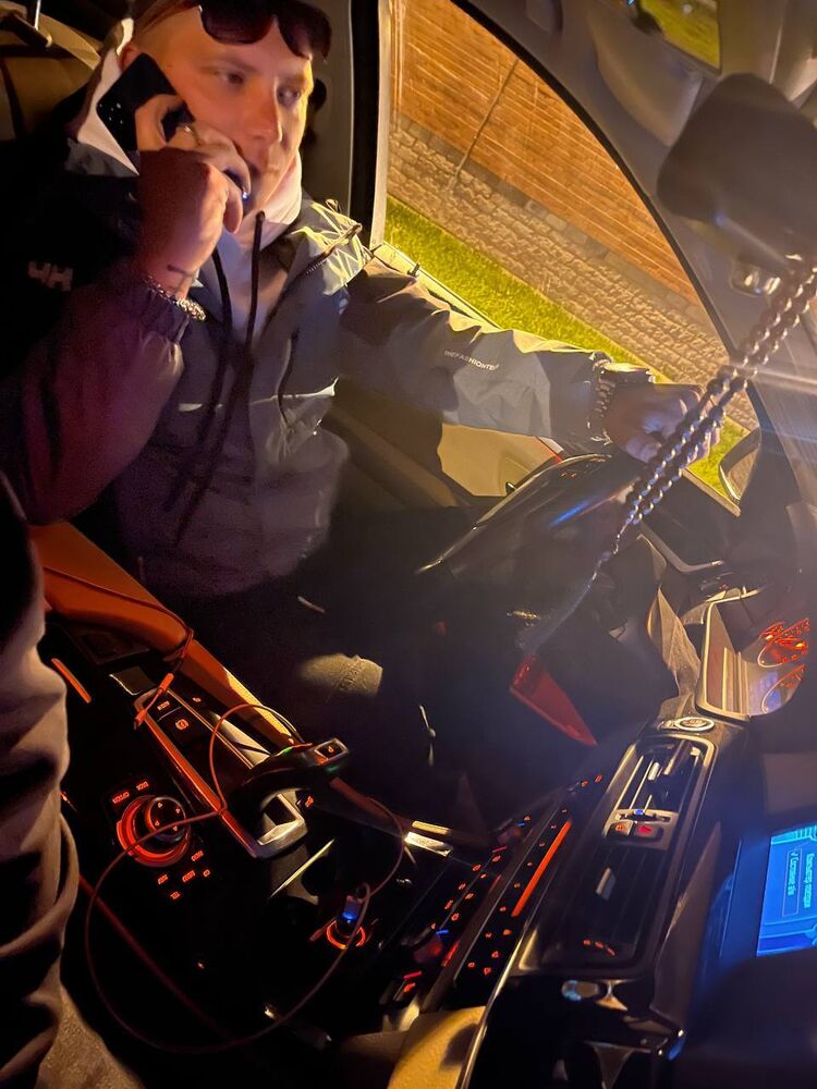  34011409  Grisha, 32 ,    