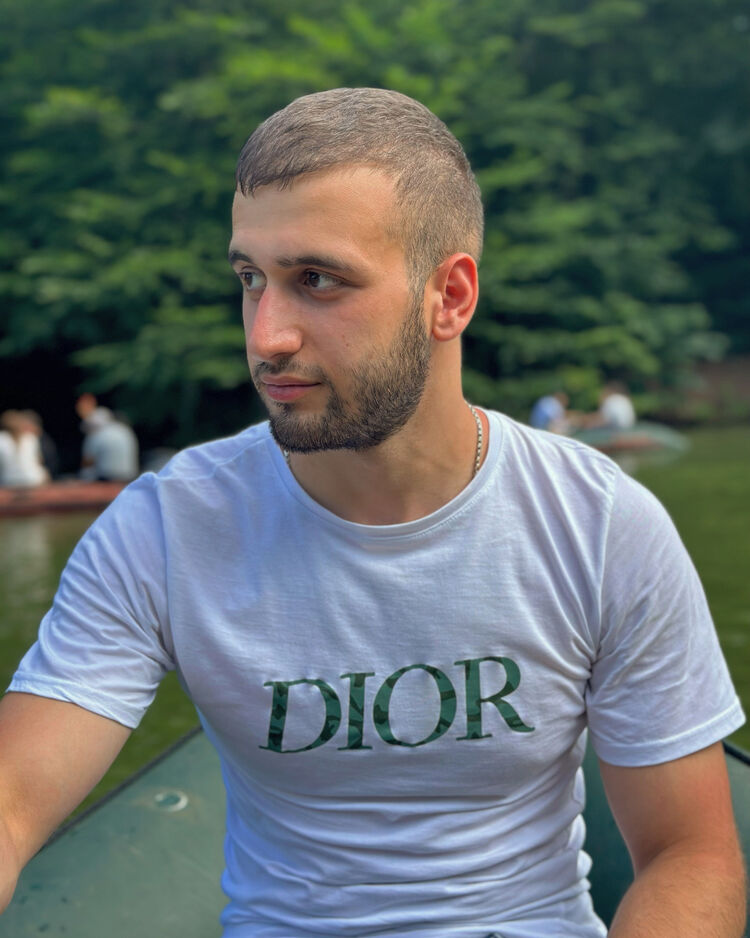  ,   Vahan, 22 ,   ,   
