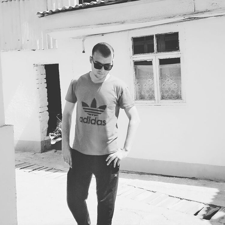  17975659  Rahmatjon, 32 ,    