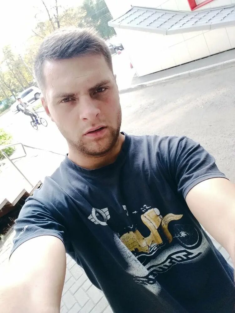  48459529  Denis, 26 ,    
