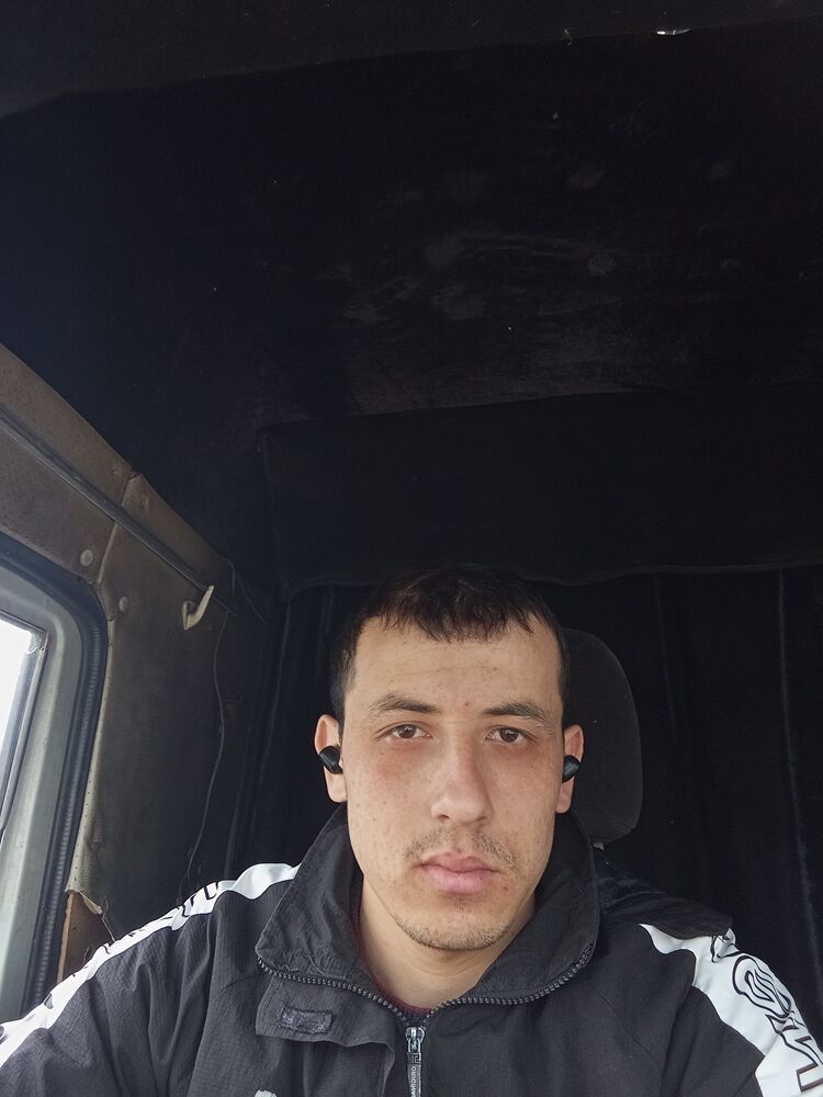  42670819  Hasan, 28 ,    