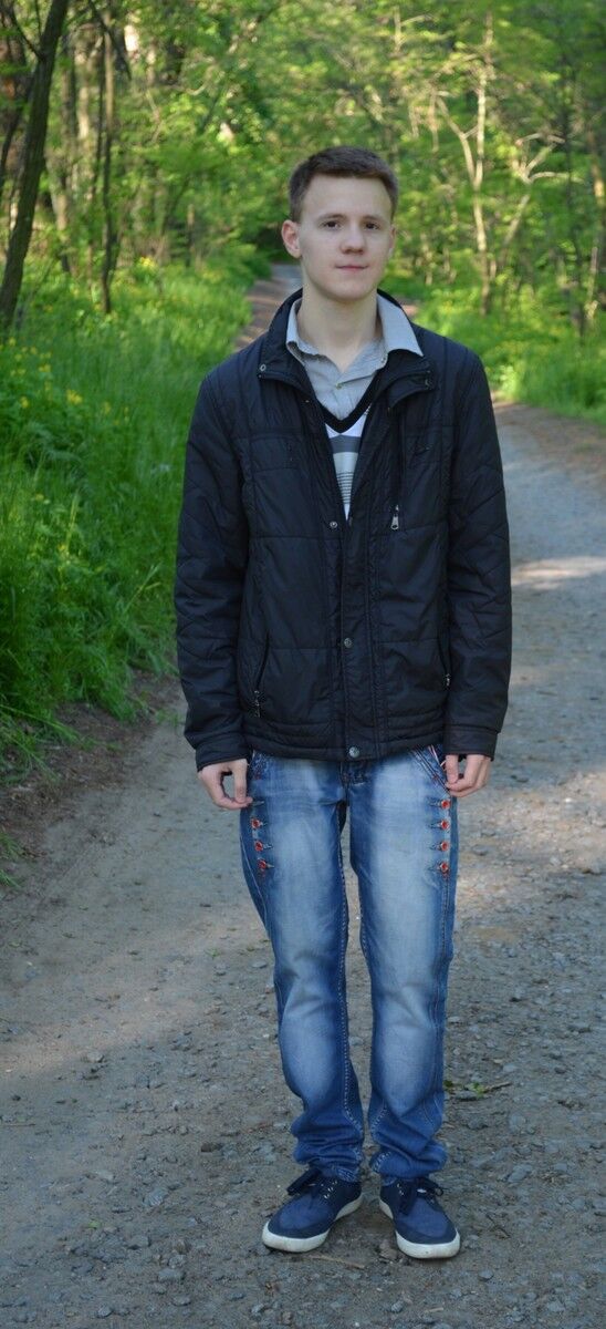  9303829  Vlad, 27 ,     