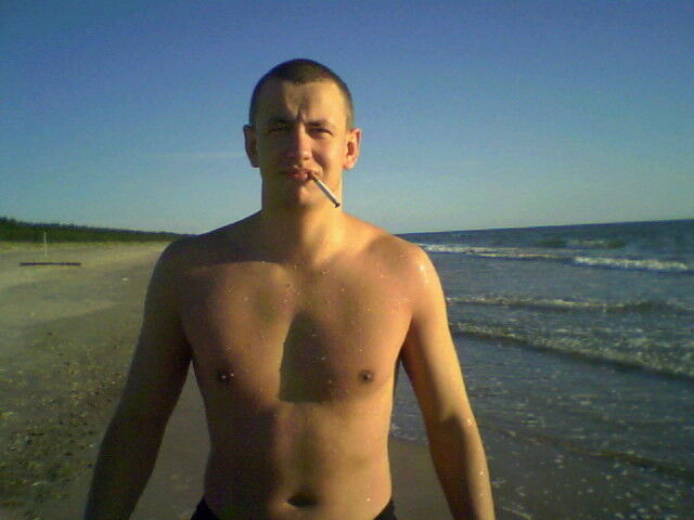  9708739  Konstantin, 38 ,    