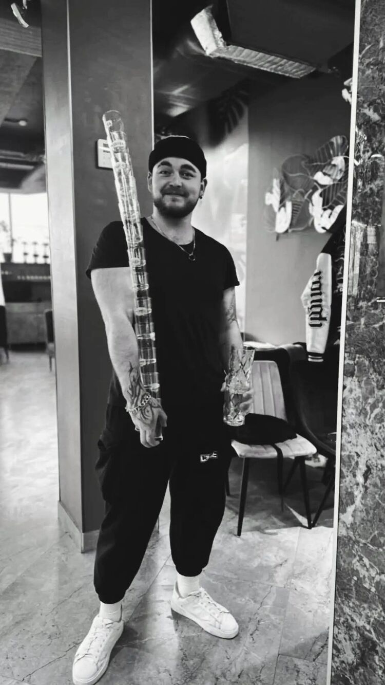  54599759  Dima, 22 ,    