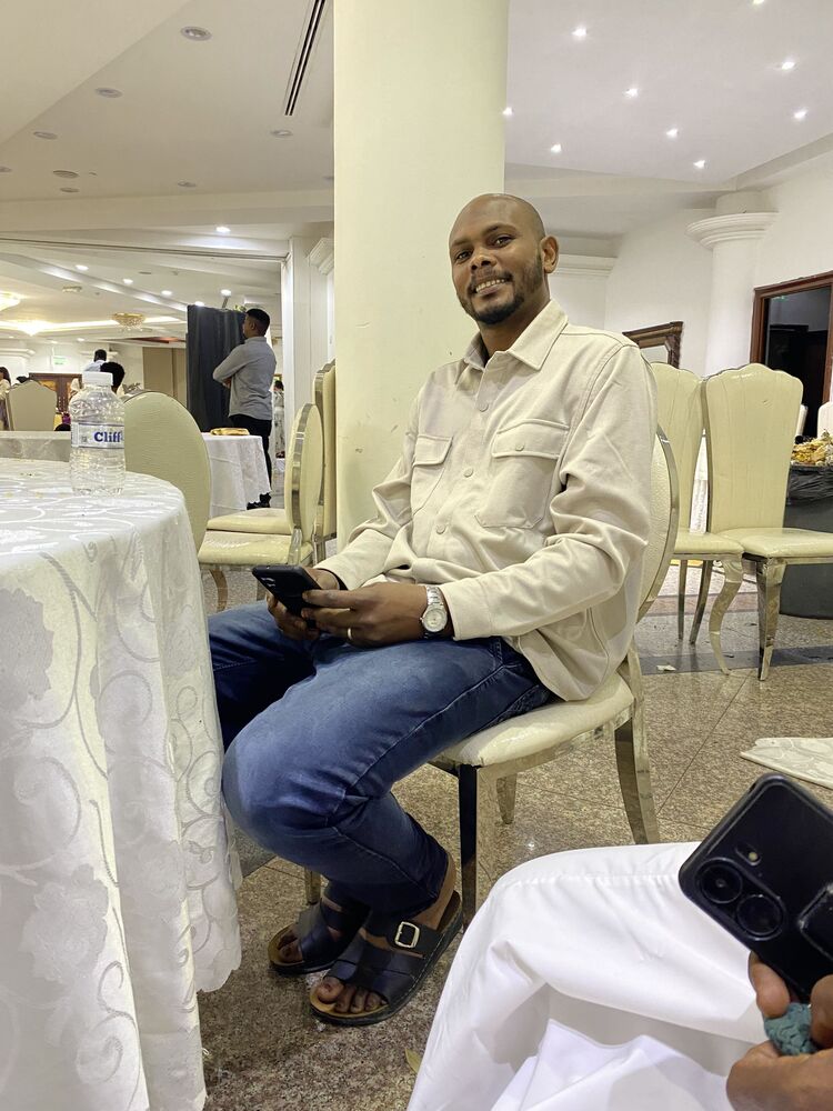  49618139  Mohamed, 29 ,    Muscat