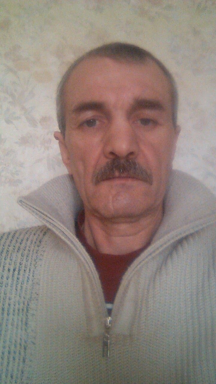  38737179  Petr, 63 ,    -