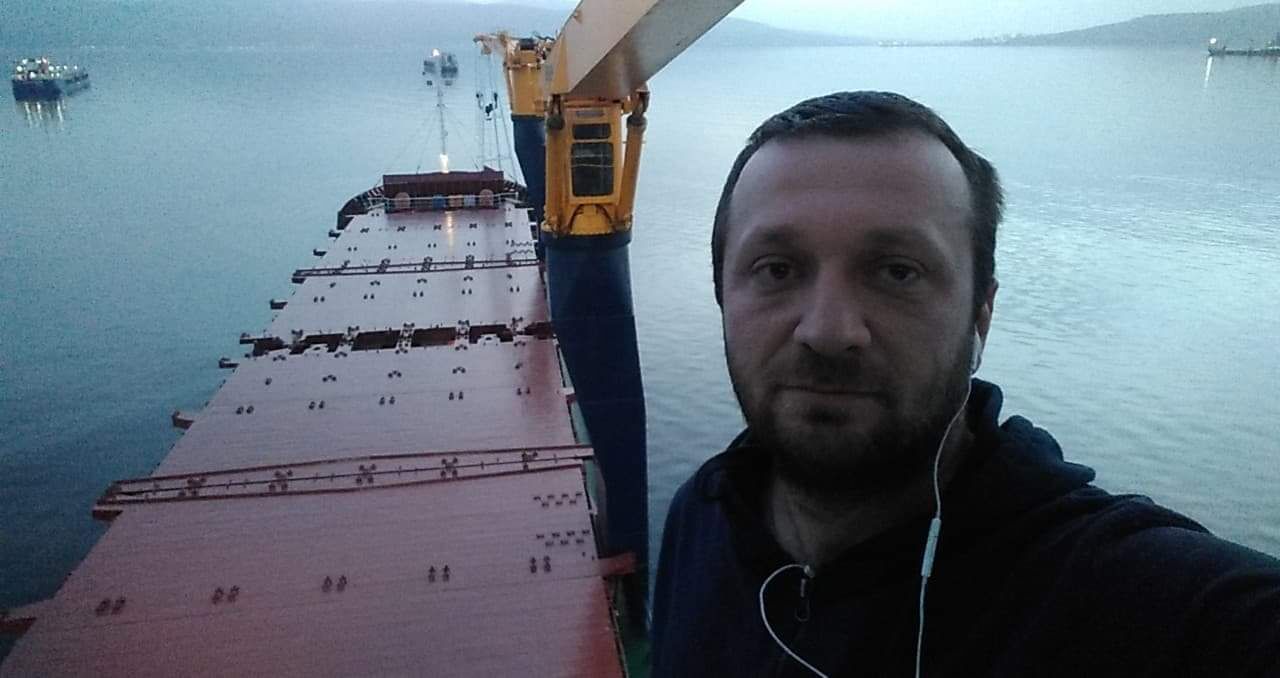  24047729  Zurab, 39 ,    