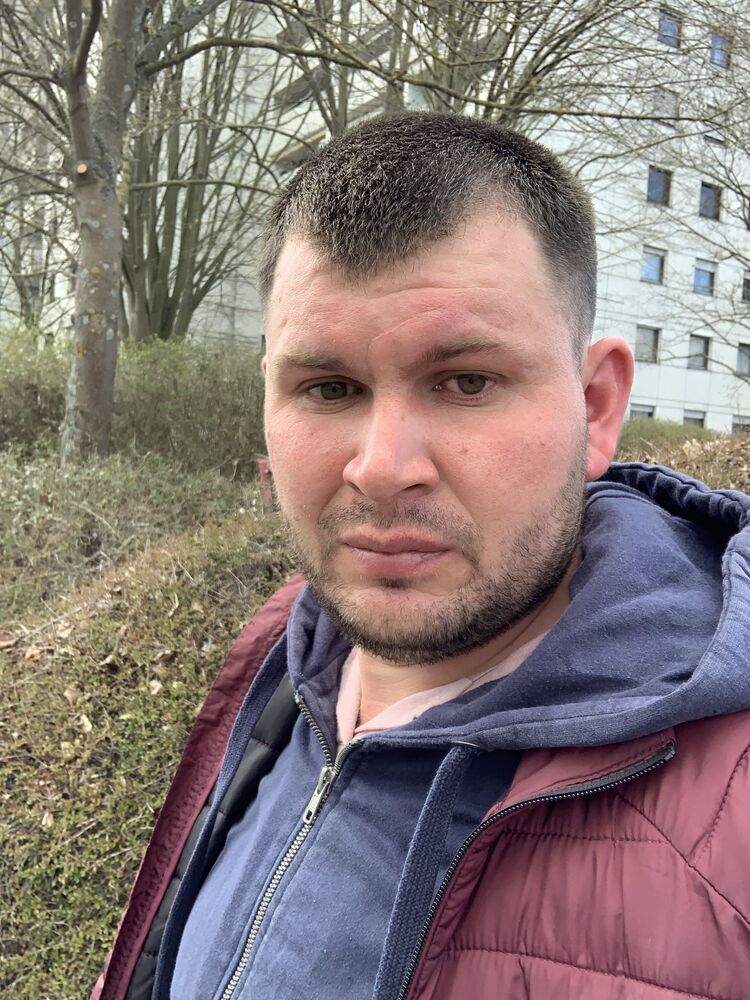  ,   Victor, 35 ,   ,   