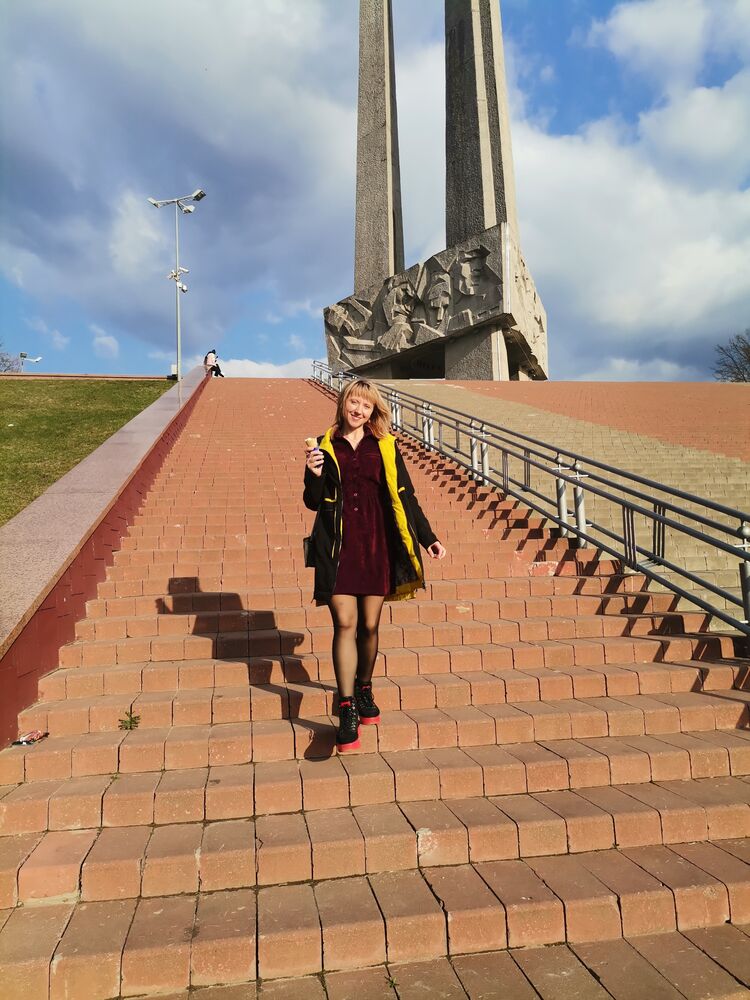  ,   Karin, 33 ,   