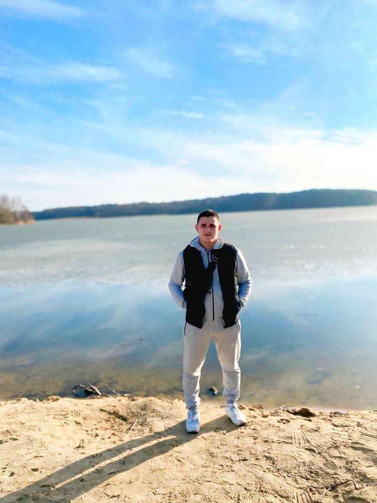  53984109  Andrel, 22 ,    