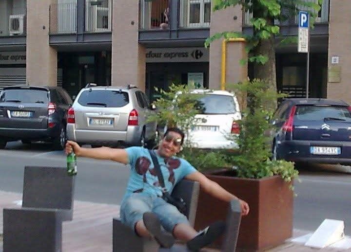  48899749  Ramzi, 37 ,    