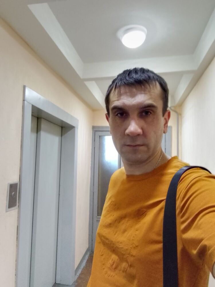  39331939  Alex, 37 ,    