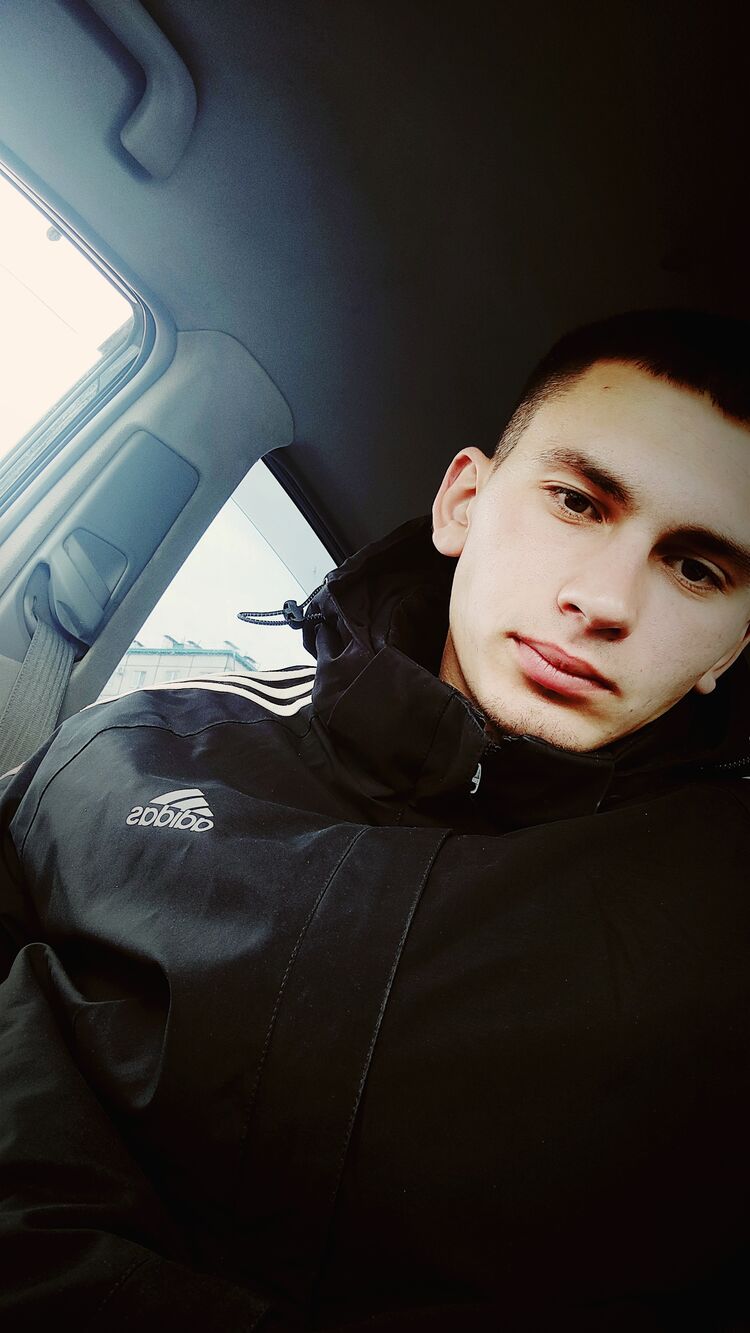  34511769  Ignat, 24 ,    