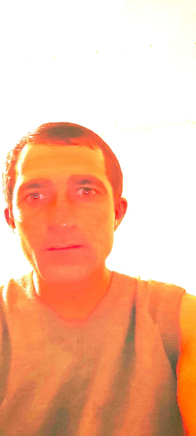  37453449  Irakli, 32 ,    