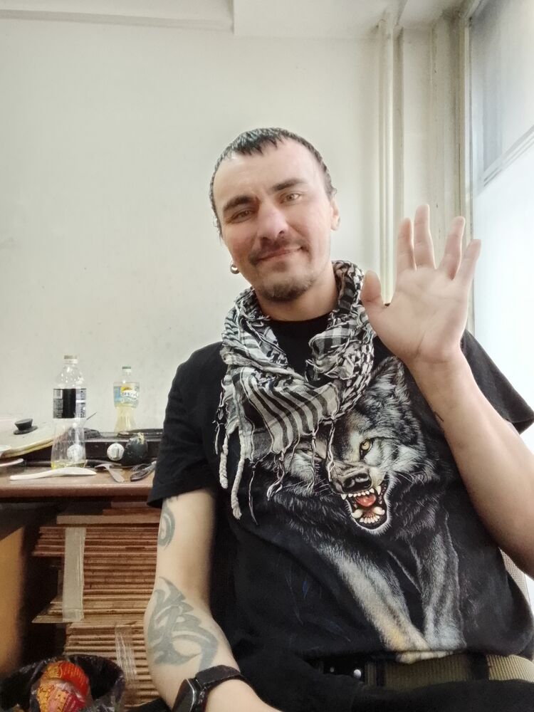  ,   Vitaly, 37 ,   ,   , c , 