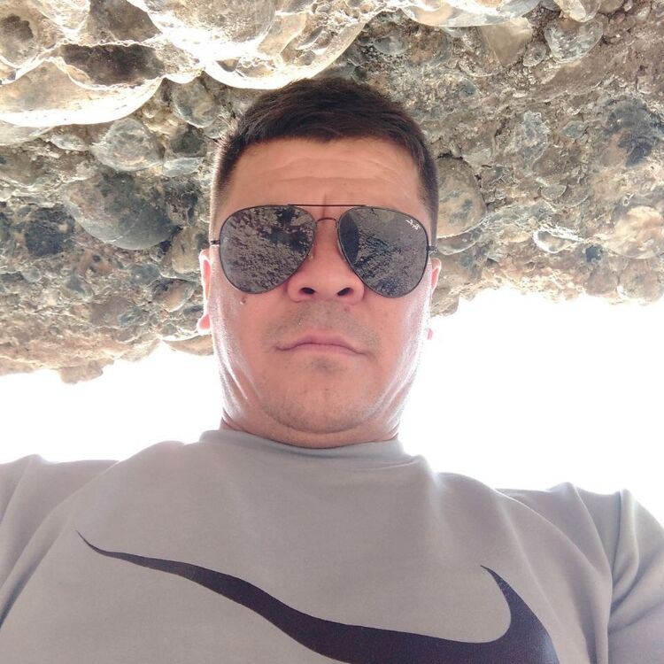  43445389  Sanjar, 40 ,    