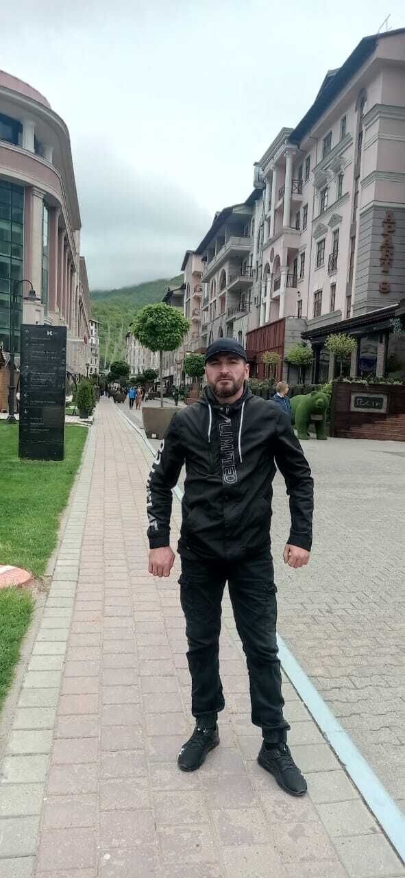  ,   Asker, 39 ,   ,   