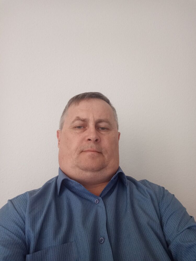  46763149  , 52 ,    