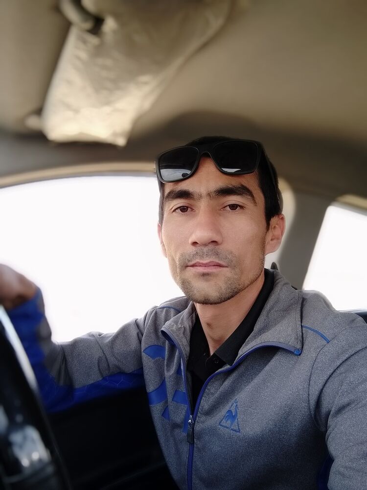  18583719  Diyor, 40 ,    
