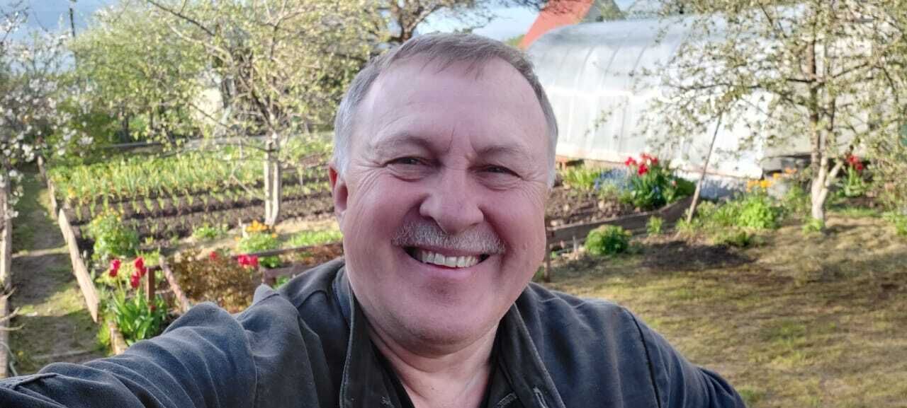  27020539  Mushfiq, 55 ,    