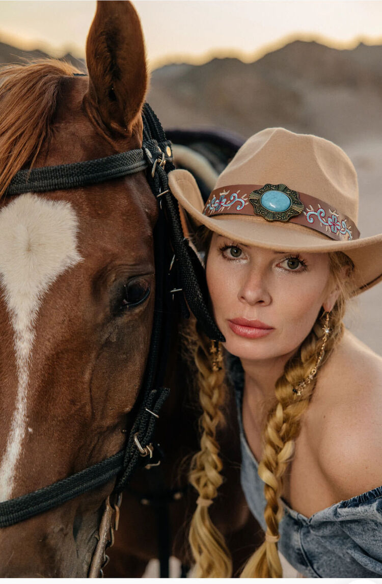  54689159  Alina, 41 ,    