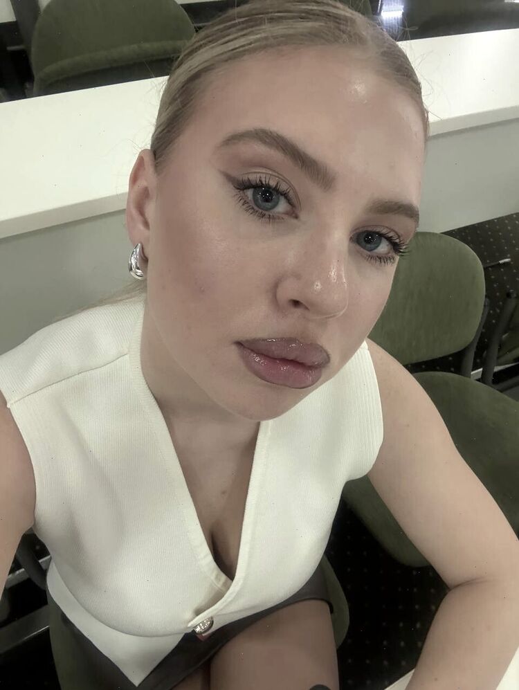  54674949  Diana, 32 ,    