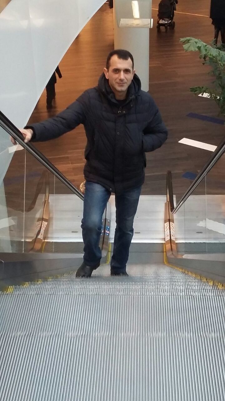  ,   Emin, 45 ,   ,   