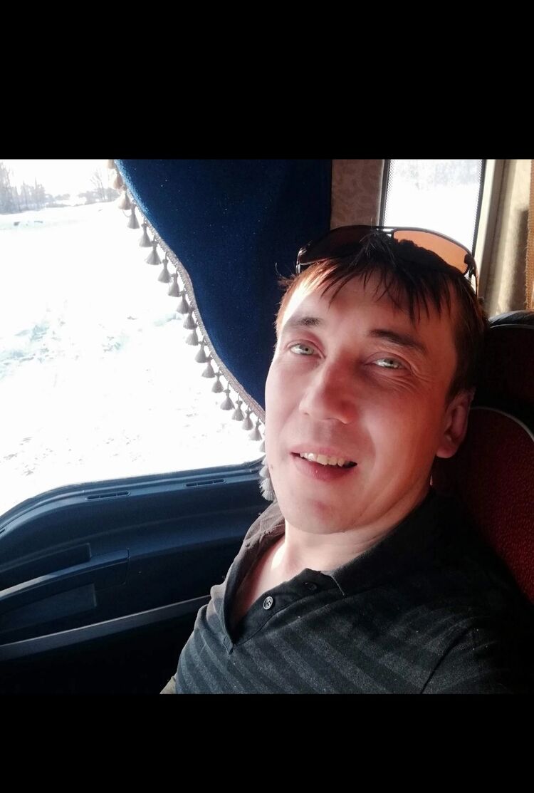  49360019  MARAT, 37 ,    