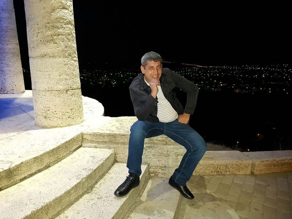  9160999  Vugar, 43 ,    