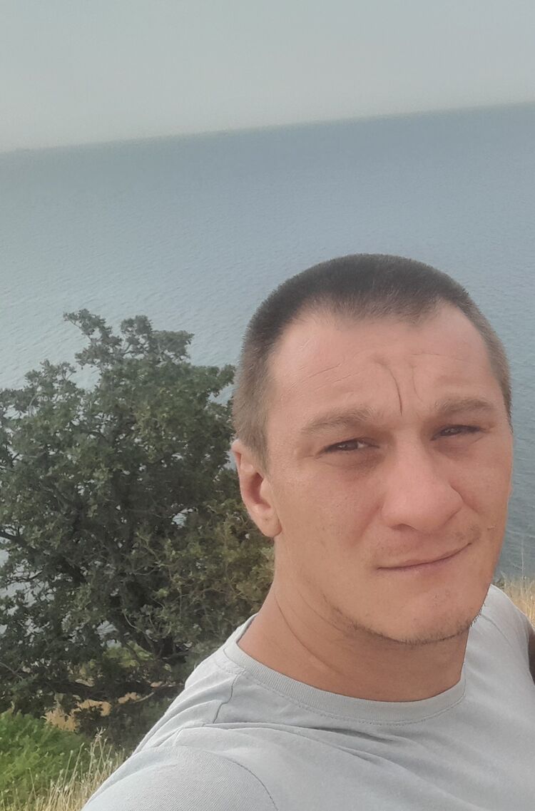  ,   Alexander, 32 ,   