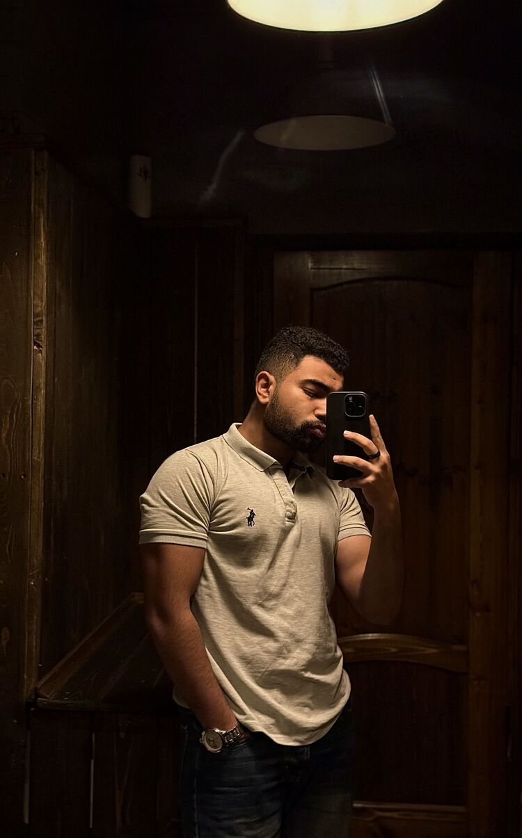  52783539  Karim, 21 ,    -