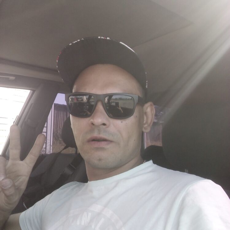  23276649  Dzon, 42 ,    