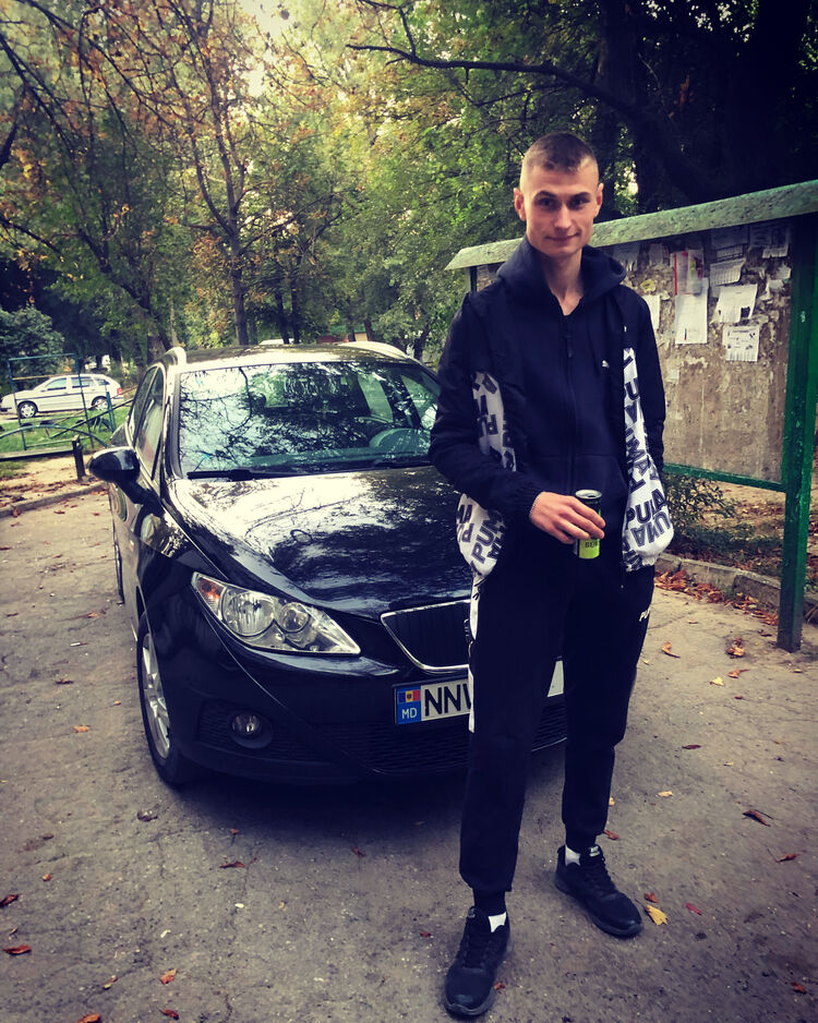  Leixlip,   Octavian, 25 ,   ,   