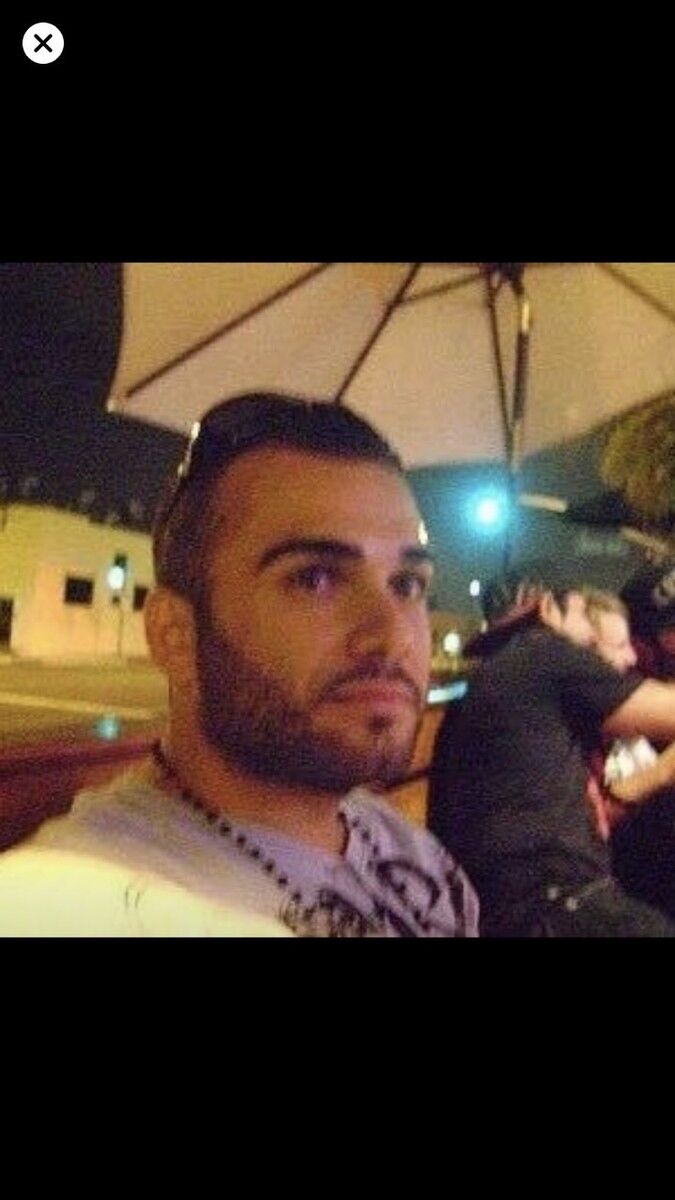  17341389  Artur, 47 ,    