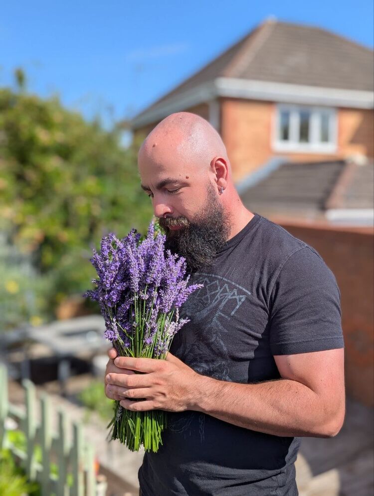  ,   AvidFlorist, 34 ,   ,   , c 